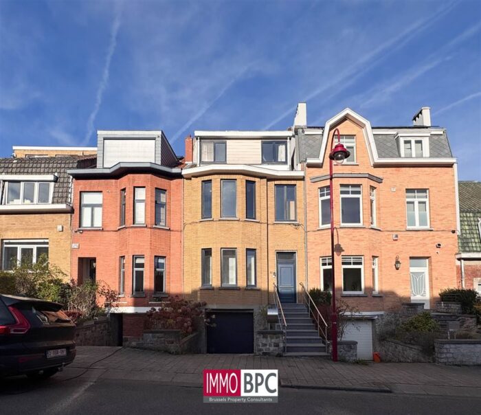 Karaktervol woning met 5 slaapkamers , tuin en garage - IMMO BPC