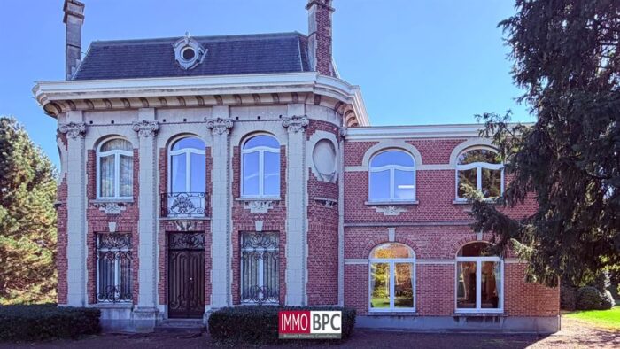 Maison de maître de style Art déco avec logement de concierge sur un domaine de 44 ares - IMMO BPC